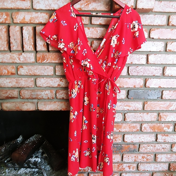Soprano red floral dress low cut v-neck - Picture 3 of 4